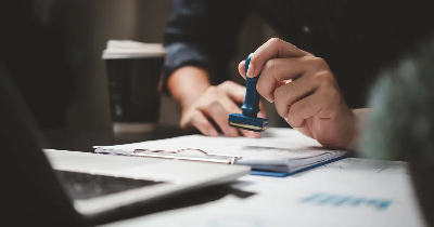 Z którym notariuszem zawsze warto współpracować? Sprawdź, zanim będzie za późno!