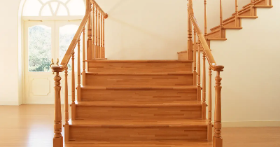 Schody drewniane do naszego domu – ponadczasowy wybór, który łączy funkcjonalność z estetyką